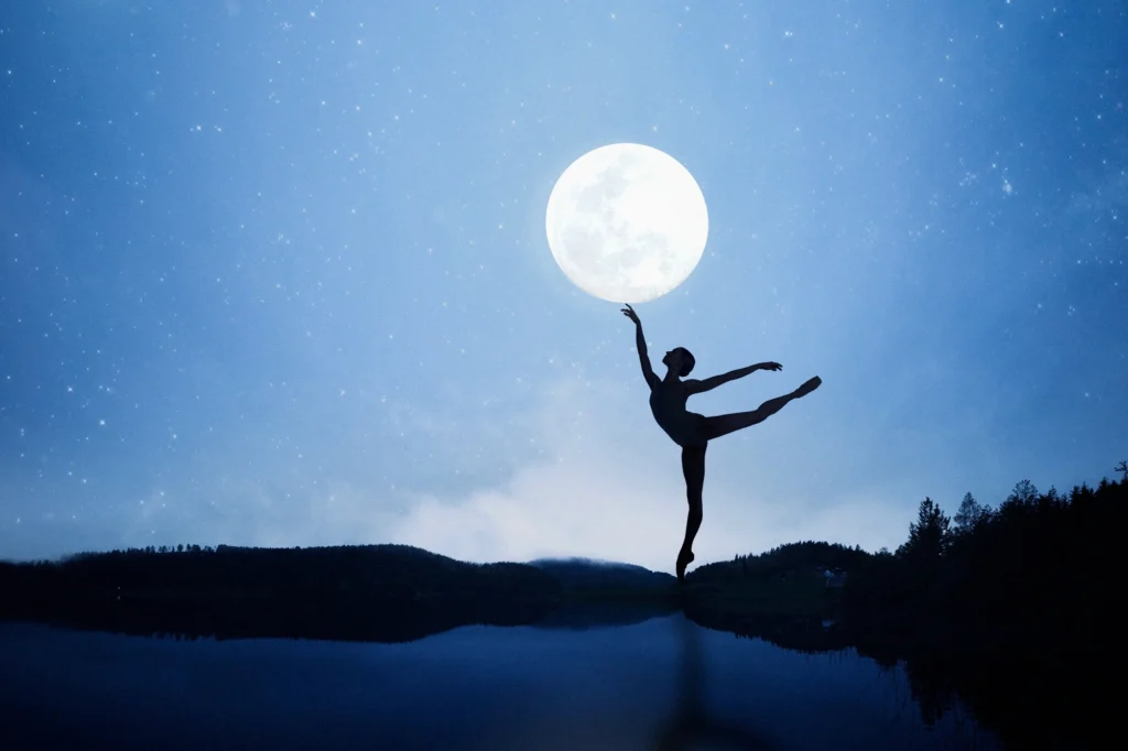 Ritual de Luna Llena para Manifestar: Desbloquea tu Poder Femenino y Crea la Realidad que Anhelas con Aura Femini Ritual de Luna Llena para Manifestar