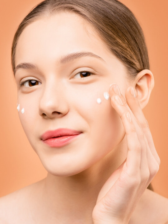 Ritual Facial para Piel Sensible y Estrés: Calma tu Rostro y tu Alma con Aura Femini Ritual Facial para Piel Sensible y Estrés: Calma tu Rostro y tu Alma con Aura Femini